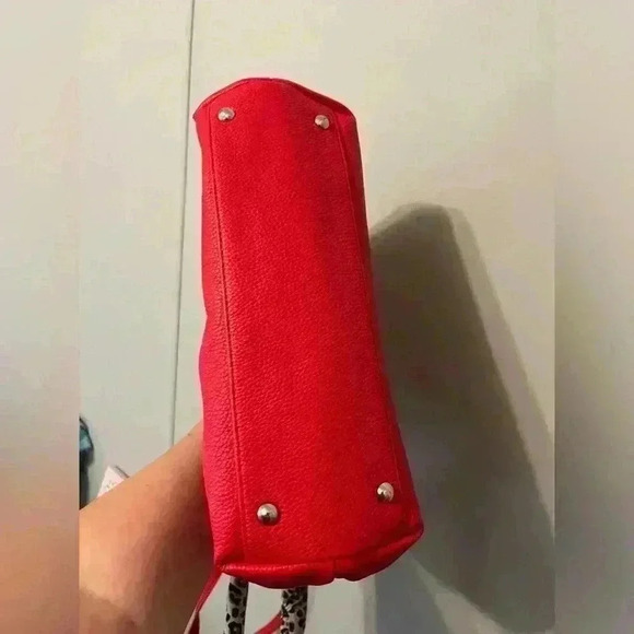 Sam Edelman Ruby Red Satchel/Crossbody w/Bamboo
Style Handle - Picture 11 of 16